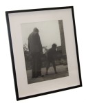 Mój ojciec na podwórku II Lachowicz Andrzej [fotografia / vintage print][1963]