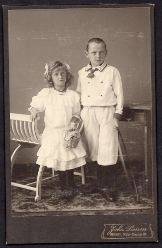 Portret rodzeństwa w bieli Fotografia na kartoniku firmowym Bremen [ca 1885]