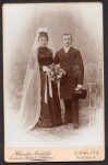 Portret nowożeńców - stojący Fotografia na kartoniku firmowym Gorlitz [ca 1885]