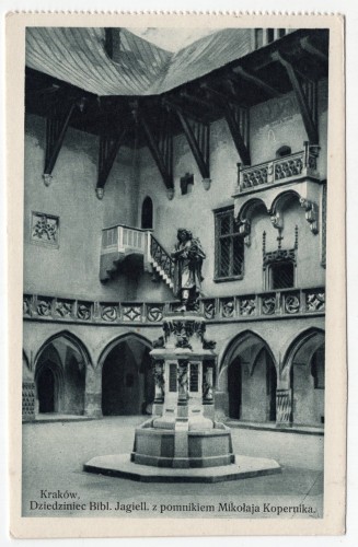 Kraków Dziedziniec Bibl. Jagiell. z pomnikiem Mikołaja Kopernika pocztówka [przed 1939]