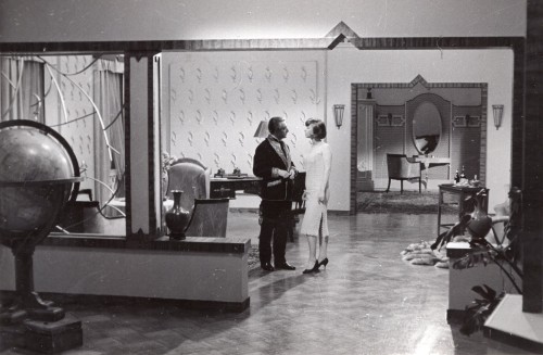 Czarne skrzydła [Czesław Wollejko, Beata Tyszkiewicz] reż. Ewa Petelska i Czesław Petelski [fotografia filmowa]