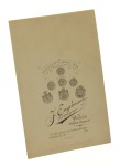 Portret chłopca, stojący, fotel, kapelusz, bryczesy, biały strój [podpis na rewersie, Michał Zubożewski] Fotografia na tekturce / albumin [Poznań ca 1900 J. Engelmann]
