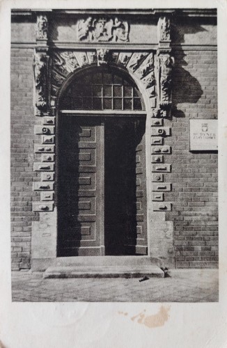 Gdańsk. Portal ratusza z XVI wieku [pocztówka / ca 1948]