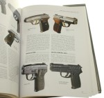 Encyklopedia pistoletów i rewolwerów A. E. Hartink (2002)