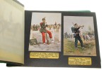 Album kolekcjonerski z wklejanymi ilustracjami francuskich i brytyjskich formacji wojskowych (XVIII-XIX w.) [lata 80-te XX w.]
