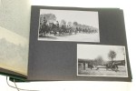 Album kolekcjonerski z wklejanymi ilustracjami militariów ze zbiorów polskich muzeów oraz reprodukcjami fotografii przedstawiającymi m. in. Józefa Piłsudskiego [lata 80-te XX w.]
