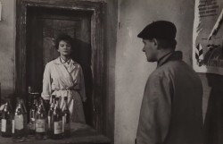 Zerwany most [Elżbieta Kępińska, Tadeusz Łomnicki] reż. Jerzy Passendorfer [fotografia filmowa]