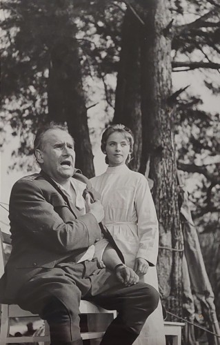Kwiecień [Henryk Bąk, Maria Ciesielska] reż. Witold Lesiewicz [fotografia filmowa]