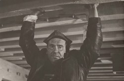 Kwiecień reż. Witold Lesiewicz [fotografia filmowa]