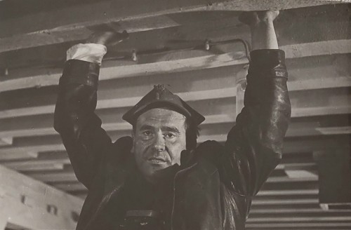 Kwiecień reż. Witold Lesiewicz [fotografia filmowa]