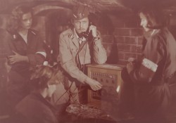 Urodziny młodego warszawiaka [Młodego Warszawiaka dzień urodzin: Jolanta Grusznic, Piotr Łysak] reż. Ewa Petelska, Czesław Petelski [fotografia filmowa]