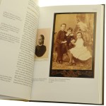 Ze starego albumu o dawnych fotografiach carte de visite i cabinet portrait Zenon Harasym [projekt graf. Władysław Pluta] [2010]