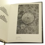 Macewy codziennego użytku = Matzevot for everyday use Łukasz Baksik [tł. inskr. z jęz. hebr. Ewa Gordon, tł. na jęz. ang. Soren Gauger] [2012]