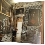 Royal residences Wawel Royal Castle The Royal Castle in Warsaw Museum The Palace of King Jan III at Wilanów The Royal Łazienki Museum in Warsaw text and sel. of photo. Jan K. Ostrowski i inni [2015]