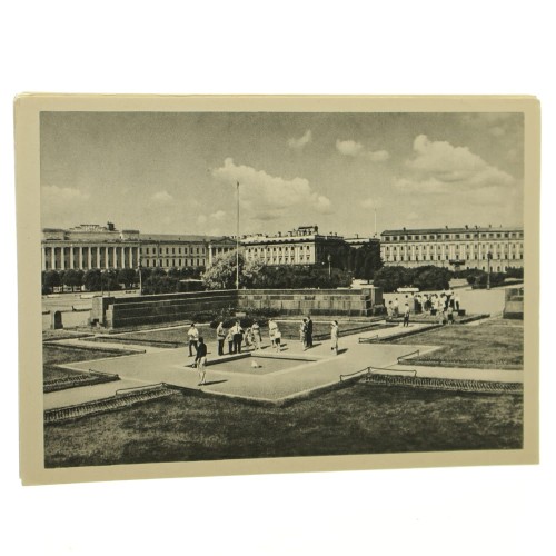 Leningrad [Petersburg] Mars Square. Monument to the heroes of the Revolution [pocztówka / 1965]