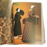 Moda historia mody od XVIII do XX wieku kolekcja Instytutu Ubioru w Kioto red. nacz. Akiko Fukai tekst Akiko Fukai i inni [2002]