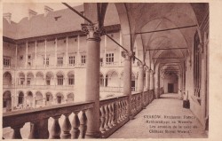 Kraków Krużganki Pałacu Królewskiego na Wawelu [pocztówka / 1930]