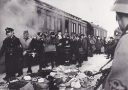 Legenda reż. Sylwester Chęciński [fotografia filmowa / ca 1970] 