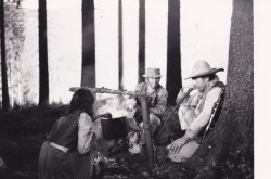 Słońce wschodzi raz na dzień reż. Henryk Kluba [fotografia filmowa / ca 1972] 
