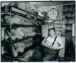 157858  [Łódź Kaliska] Sklep nocny fot. Andrzej Świetlik [vintage print  2003].png