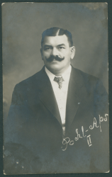 Johann Pohl Zapaśnik [fotografia na papierze pocztówkowym / ca 1920]  