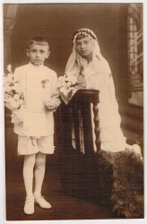Portret dziewczynki i chłopca w strojach komunijnych / Fotografia, lata 30.