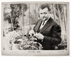 Komisarz i róże Reż. C. Boissol Fot. CWF [Centrala Wynajmu Filmów] [fotos filmowy] [1957]